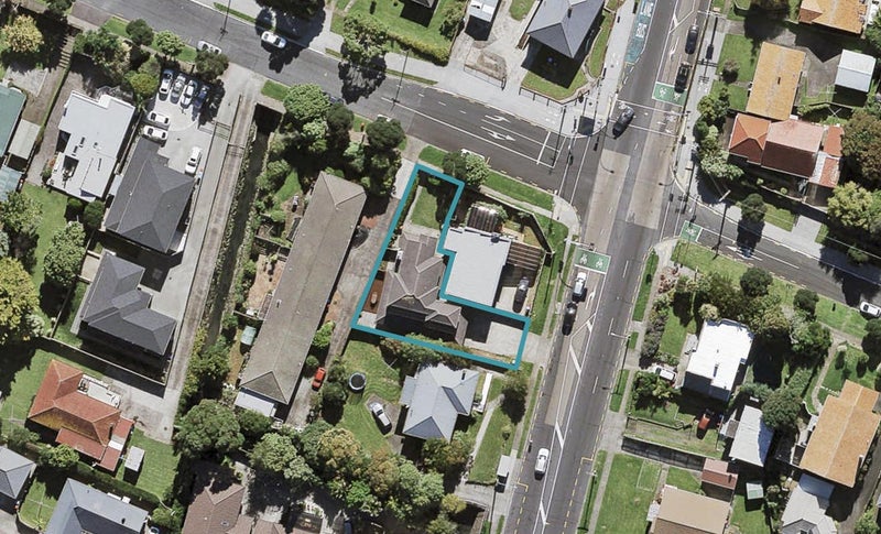10 Memorial Avenue, Mount Roskill, Auckland - Carousel 1