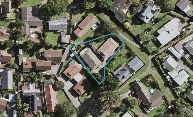 2/12 Sharivari Place, Conifer Grove, Takanini - Carousel 1