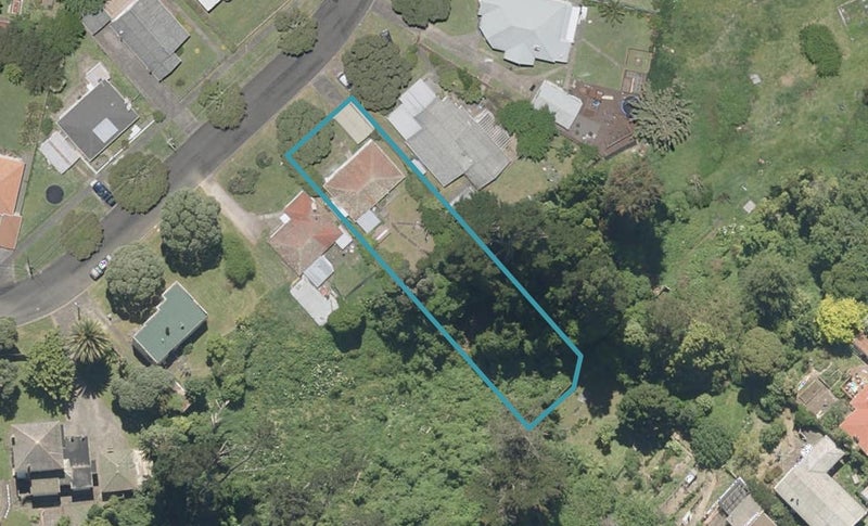 30 Hutchison Crescent, Durie Hill, Whanganui - Carousel 1