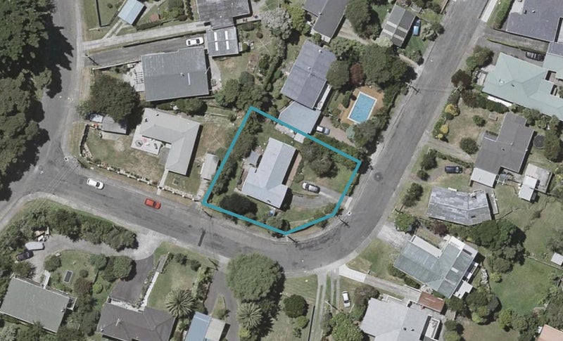 4 Grange Park Avenue, Raumati South, Paraparaumu - Carousel 1
