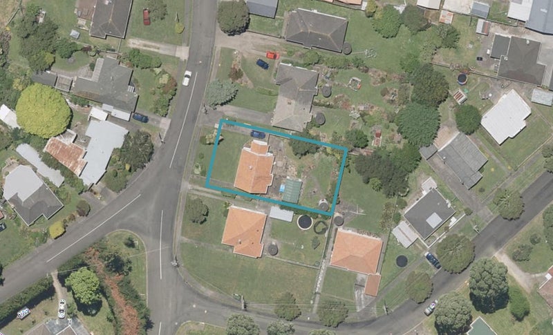 9 Hutchison Crescent, Durie Hill, Whanganui - Carousel 1