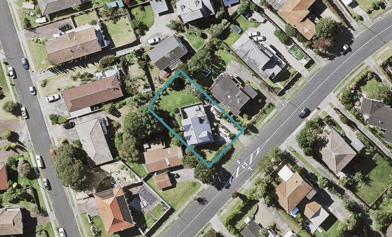 154 Oaktree Avenue, Browns Bay, Auckland - Carousel 1