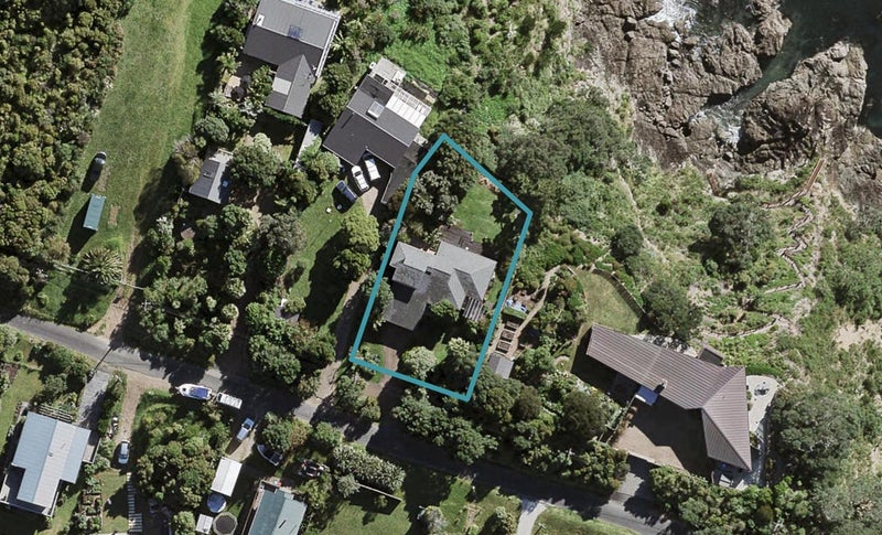 8 Newton Road, Oneroa, Waiheke Island - Carousel 1