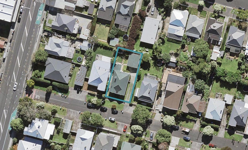 4 Ward Terrace, Sandringham, Auckland - Carousel 1