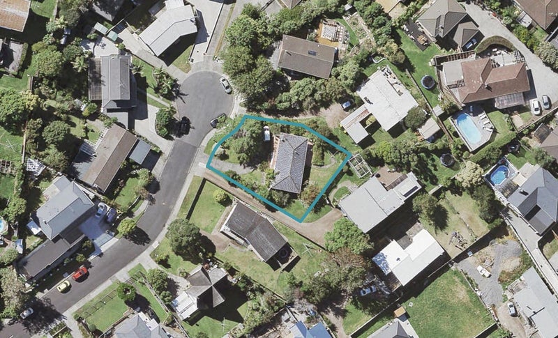 13 Bacot Place, Howick, Auckland - Carousel 1