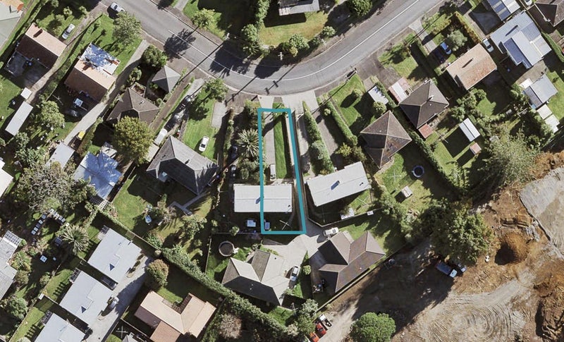 20 Daventry Street, Waterview, Auckland - Carousel 1