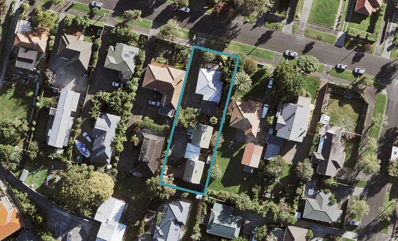 1/16 Fairlands Avenue, Waterview, Auckland - Carousel 1