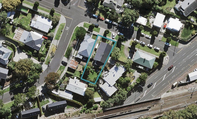 4 Rocky Nook Avenue, Morningside, Auckland - Carousel 1