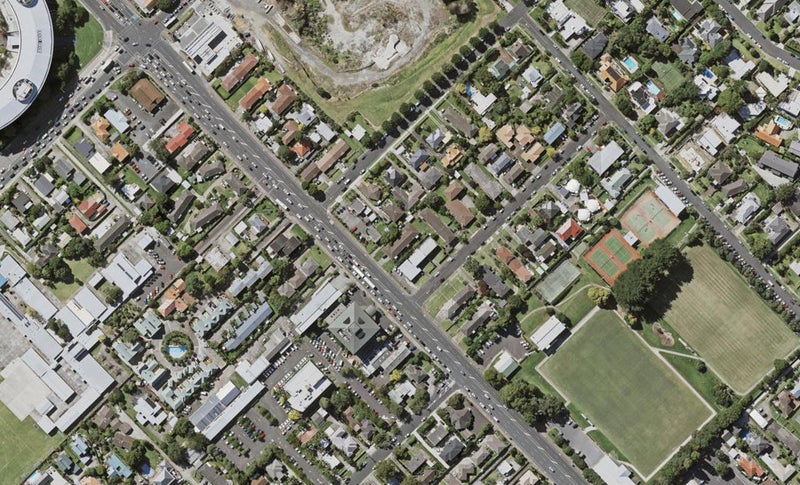 3/17 Taharoto Road, Takapuna, Auckland - Carousel 1