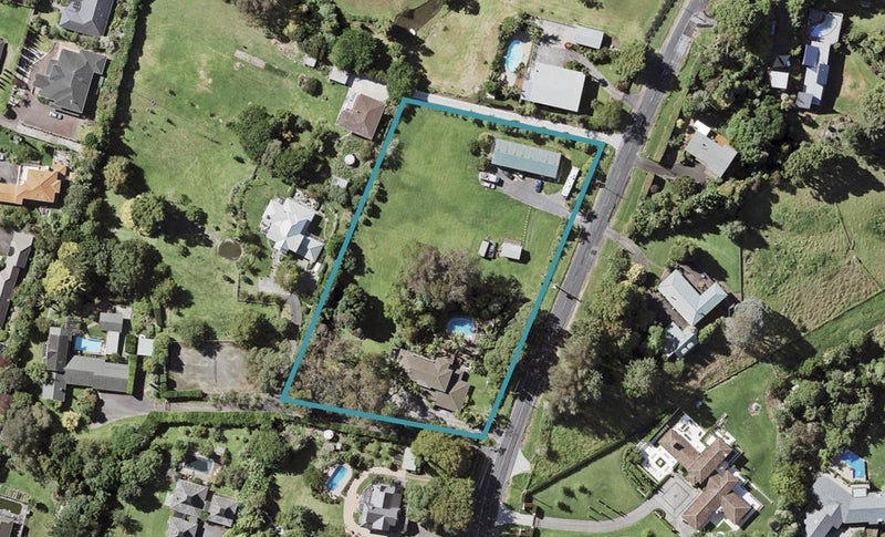342 Point View Drive, Shamrock Park, Auckland - Carousel 1