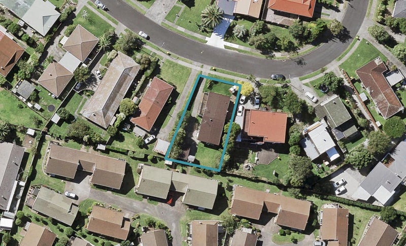 1/9 Hedge Row, Sunnyhills, Auckland - Carousel 1