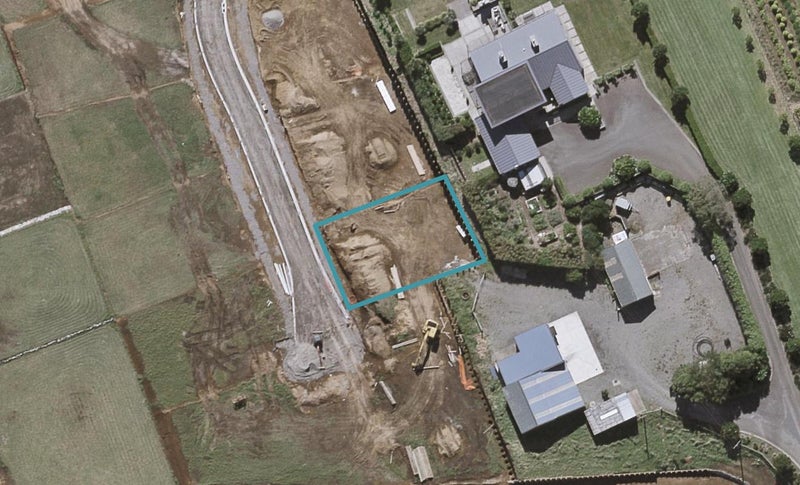 11 Oakmont Crescent, Waiwhakaiho, New Plymouth - Carousel 1