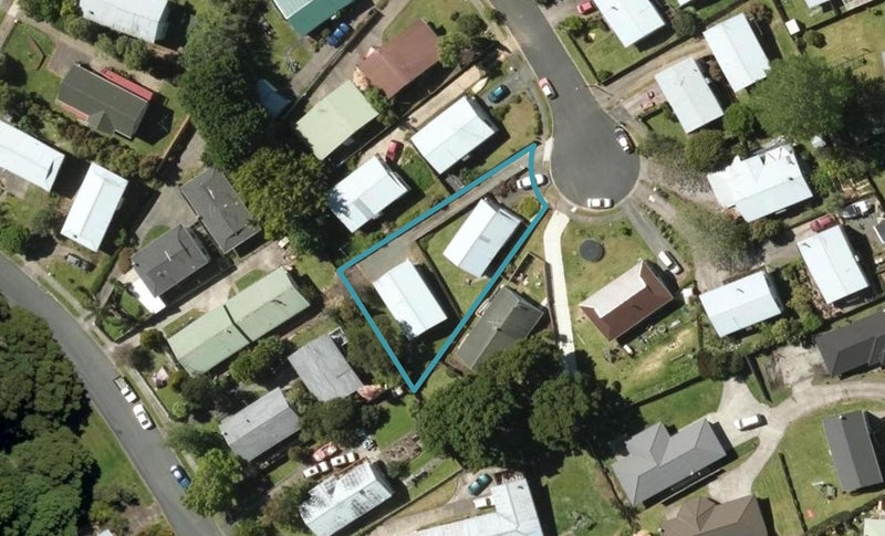 9 Logan Place, Te Kamo, Whangārei - Carousel 1