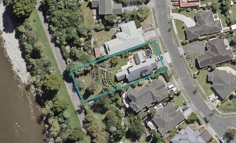 27 Clearwater Terrace, Brown Owl, Upper Hutt - Carousel 1