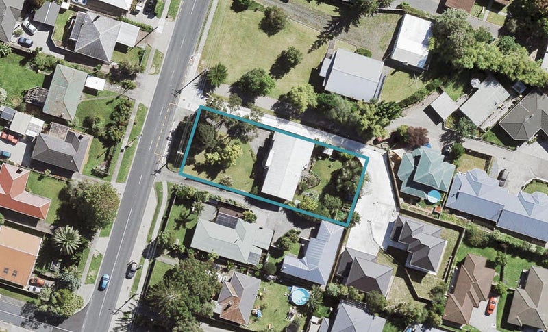 297 Glengarry Road, Glen Eden, Auckland - Carousel 1