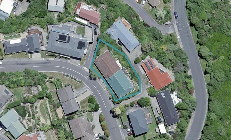 12A Paparata Street, Karori, Wellington - Carousel 1
