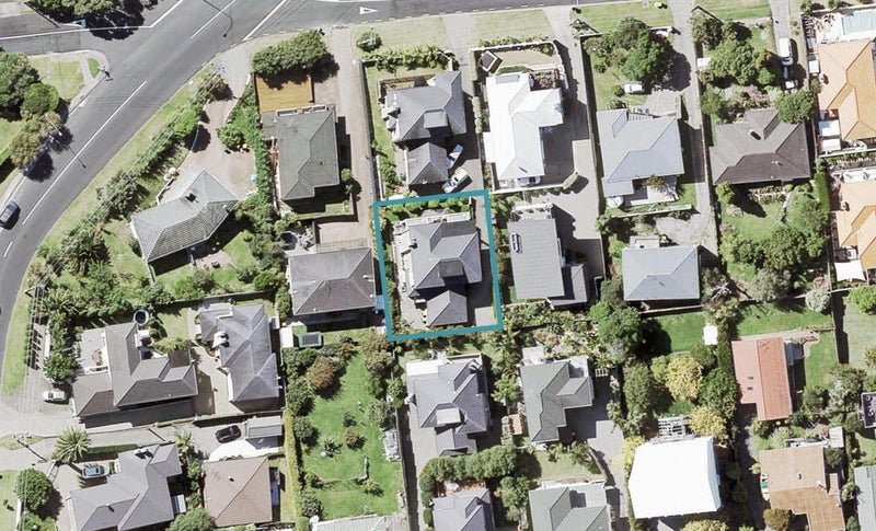 3A Beechwood Road, Rothesay Bay, Auckland - Carousel 1