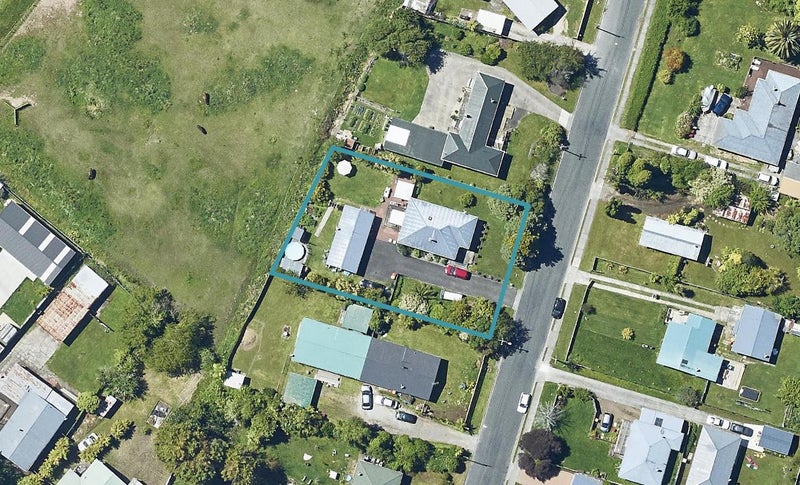5 Charles Road, Hannahs Bay, Rotorua - Carousel 1