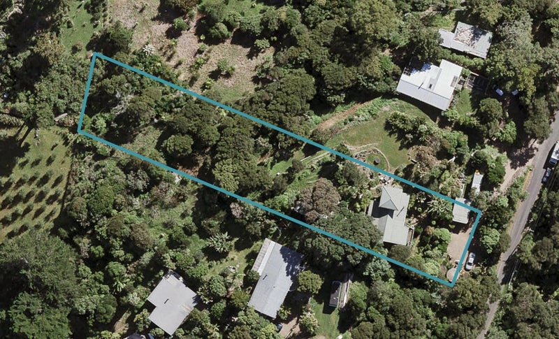25 Albert Crescent, Ostend, Waiheke Island - Carousel 1