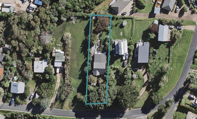 53 Hamilton Road, Surfdale, Waiheke Island - Carousel 1