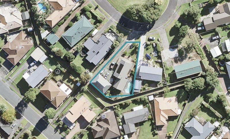 12 Nickell Place, Orewa, Orewa - Carousel 1