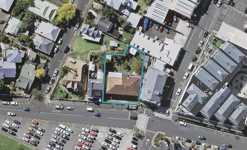 1/9 Queens Parade, Devonport, Auckland - Carousel 1
