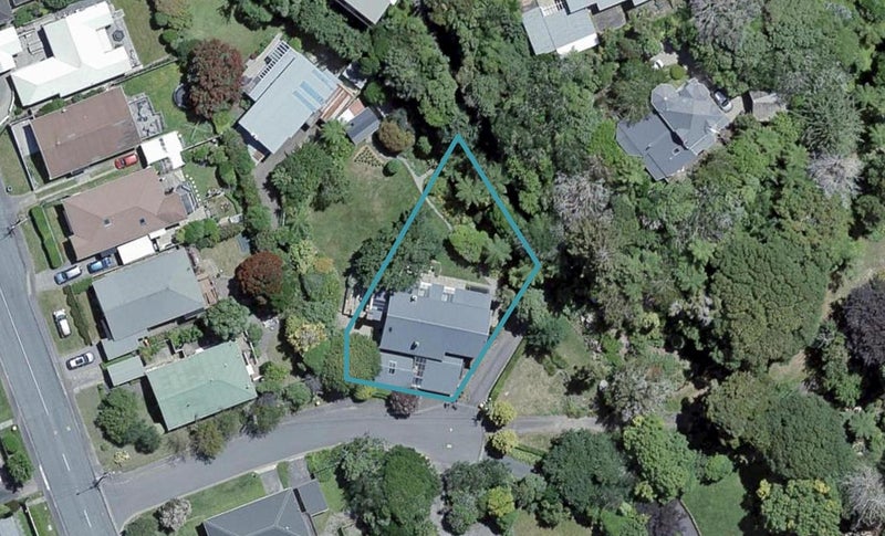 5 Masefield Way, Karori, Wellington - Carousel 1