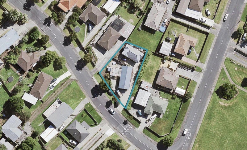 35 Farwood Drive, Henderson, Auckland - Carousel 1