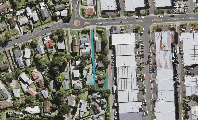 61A Ellice Road, Totara Vale, Auckland - Carousel 1
