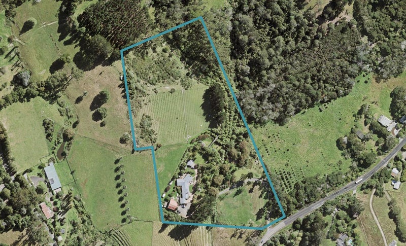101 Candia Road, Henderson Valley, Auckland - Carousel 1