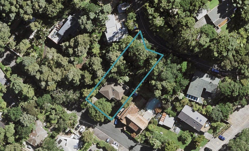 46 Valley Road, Titirangi, Auckland - Carousel 1