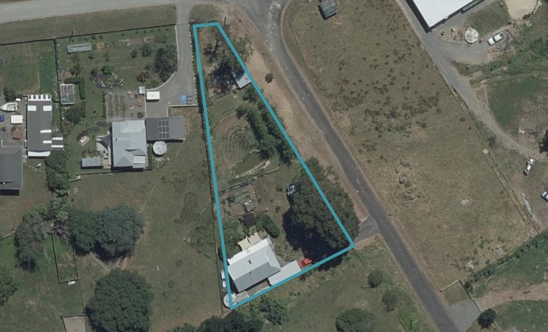 2 Clive Street, Halcombe, Feilding - Carousel 1