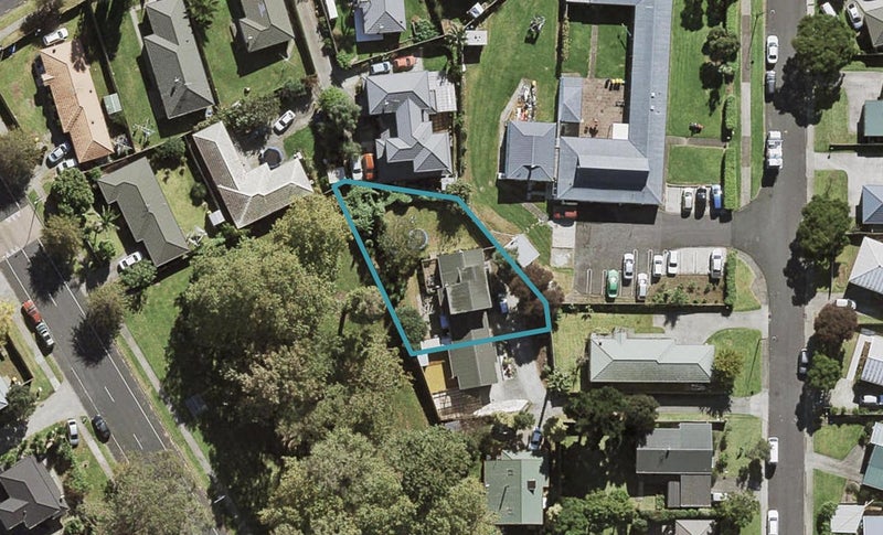 17 Freda Place, Favona, Auckland - Carousel 1