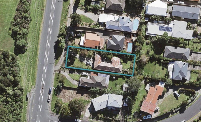 217 Glenfield Road, Hillcrest, Auckland - Carousel 1