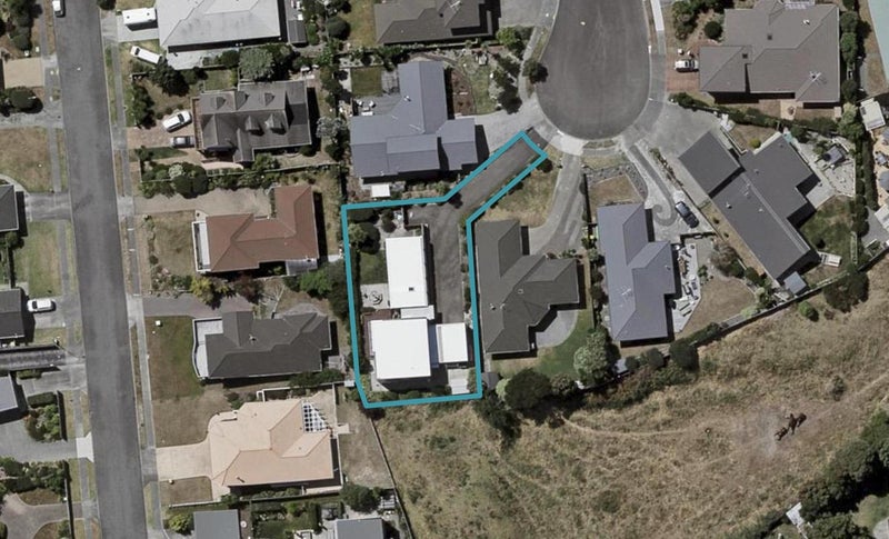 10 Te Ropata Place, Waikanae Beach, Waikanae - Carousel 1