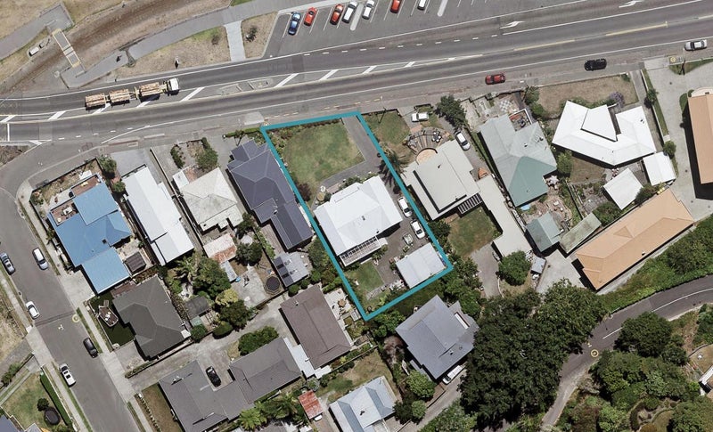 4 Breakwater Road, Bluff Hill, Napier - Carousel 1