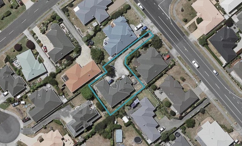 124 Guildford Drive, Paraparaumu Beach, Paraparaumu - Carousel 1