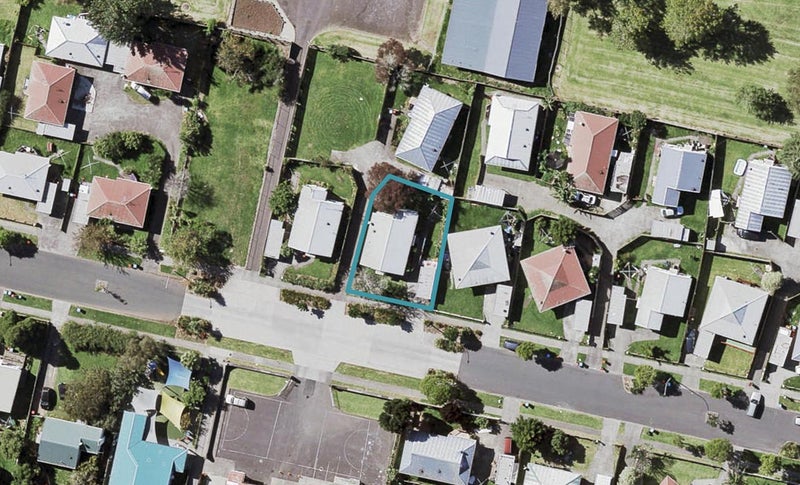 78 Maybury Street, Point England, Auckland - Carousel 1