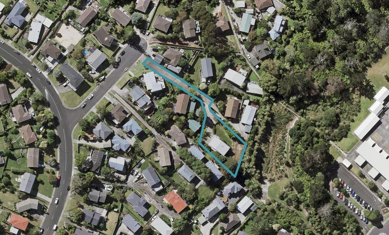 15 Erica Road, Sunnynook, Auckland - Carousel 1
