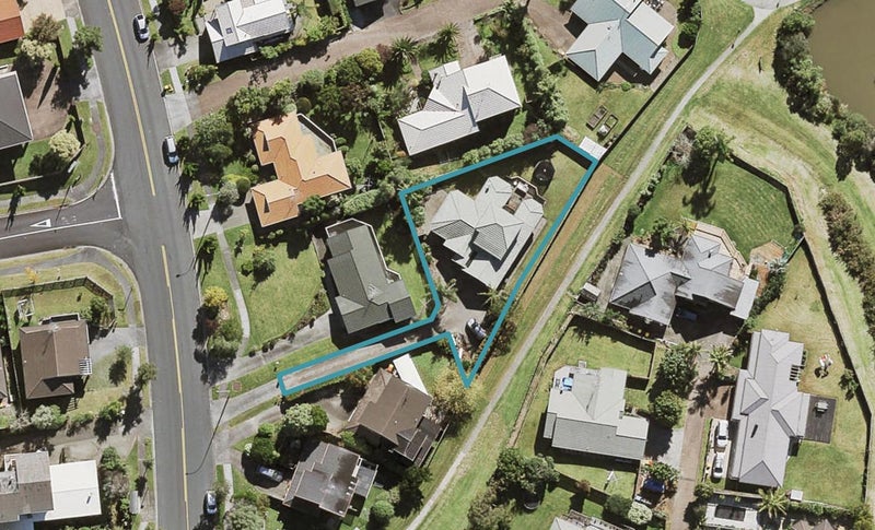 35 Unsworth Drive, Unsworth Heights, Auckland - Carousel 1