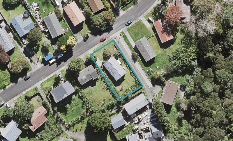 33 Taurus Crescent, Beach Haven, Auckland - Carousel 1