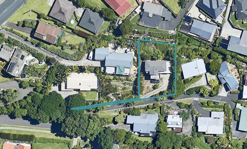 10 Coach Drive, Otumoetai, Tauranga - Carousel 1