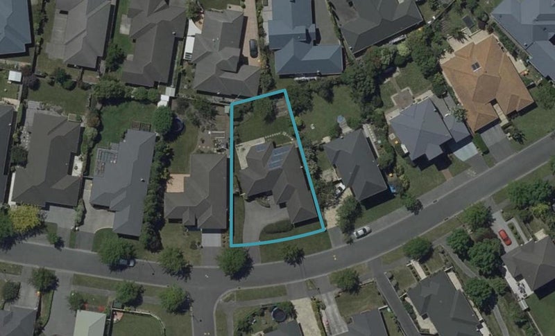 32 Kinsella Crescent, Aidanfield, Christchurch - Carousel 1