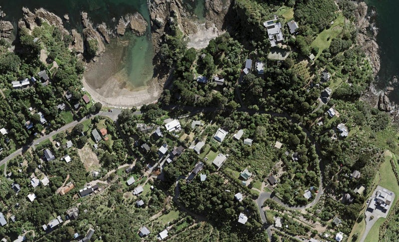42 Great Barrier Road, Oneroa, Waiheke Island - Carousel 1