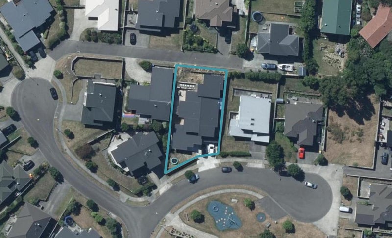 9 Fiordland Place, Aotea, Porirua - Carousel 1
