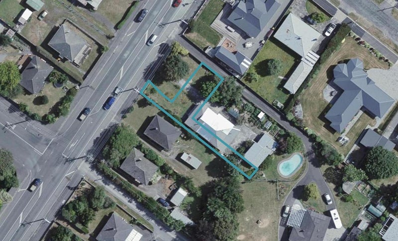 2/256 High Street North, Carterton - Carousel 1