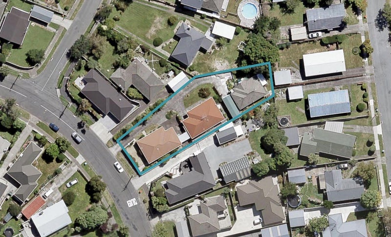 2/63 Fraser Crescent, Elderslea, Upper Hutt - Carousel 1