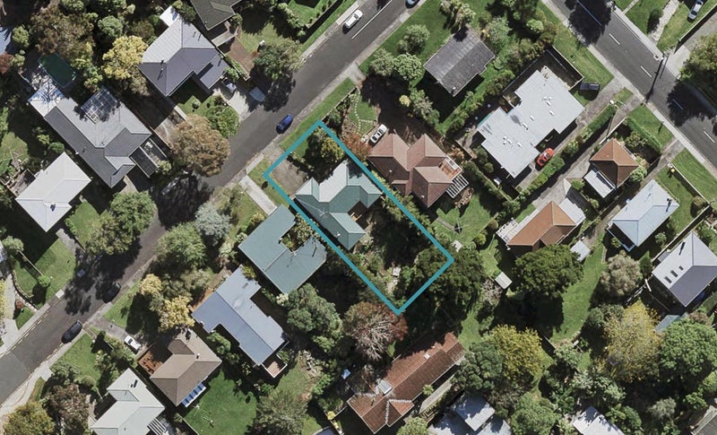 52 Holland Road, Hillcrest, Auckland - Carousel 1