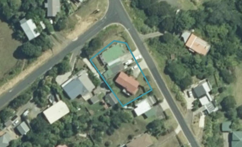 11 Point Street, Raglan, Raglan - Carousel 1