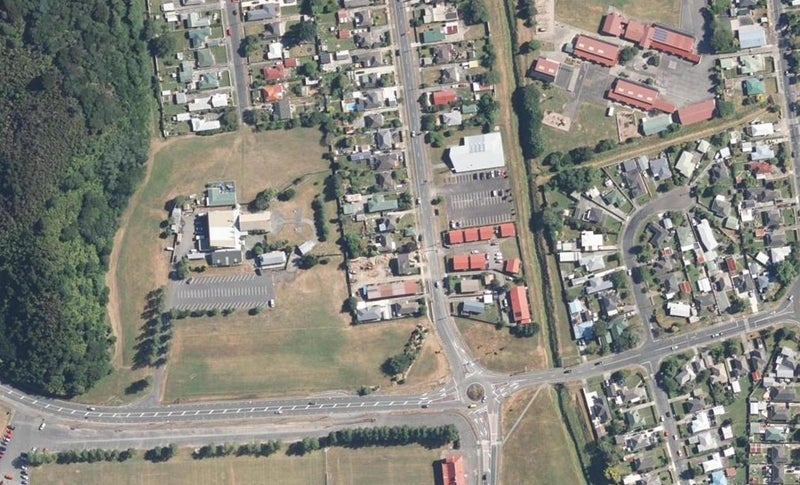 17 Wellington Road, Wainuiomata, Lower Hutt - Carousel 1